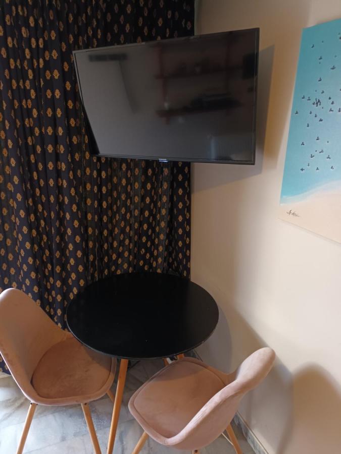 Top Floor Studio Near Metro&View&200Mbps Athen Exterior foto
